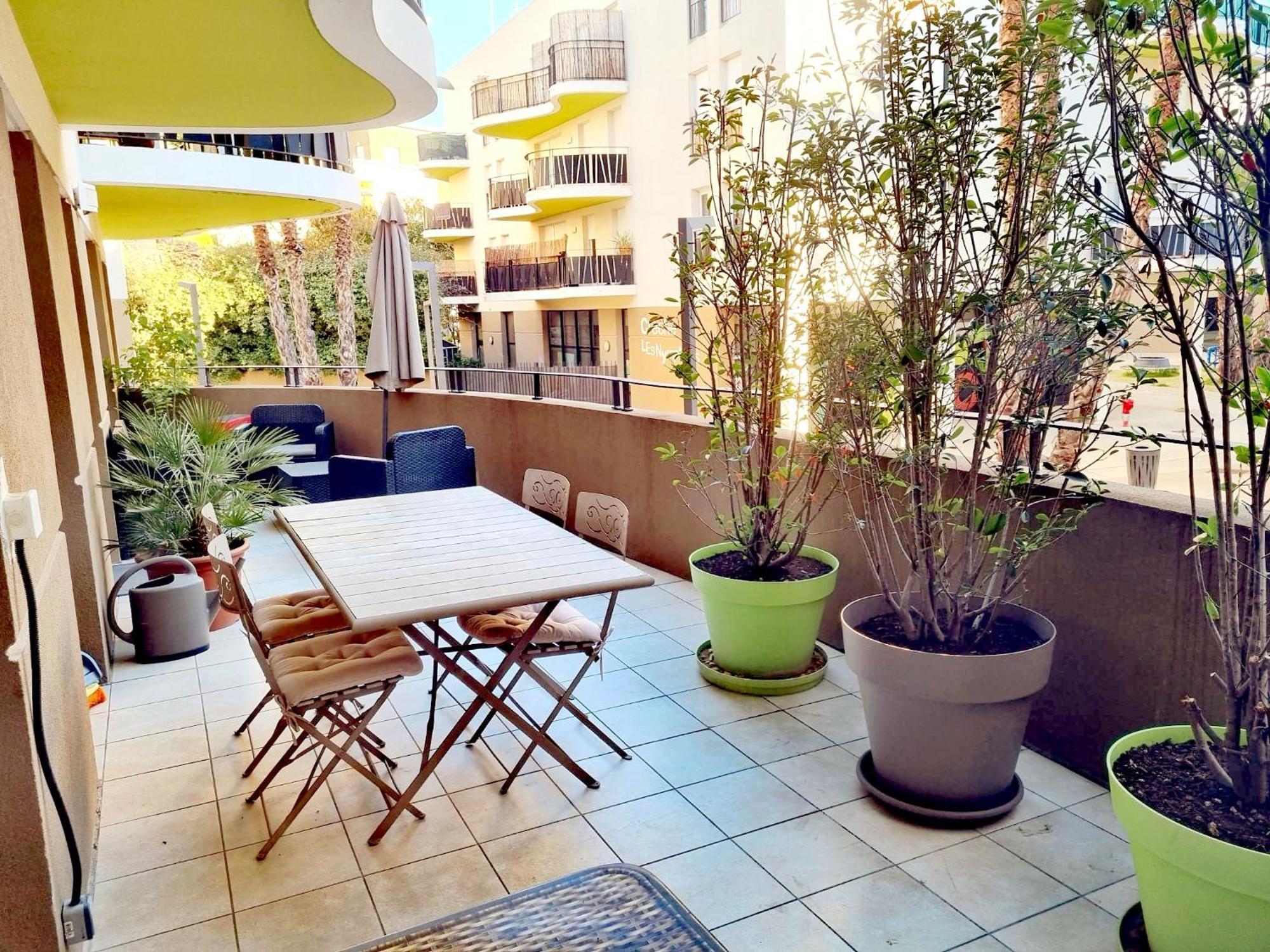 Grand Appartement Avec Garage Et Terrasse カステルノ・ル・レ エクステリア 写真